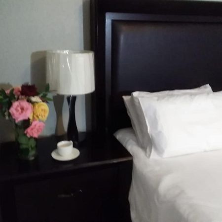 יוהנסבורג Tlelakufuma Guest House מראה חיצוני תמונה