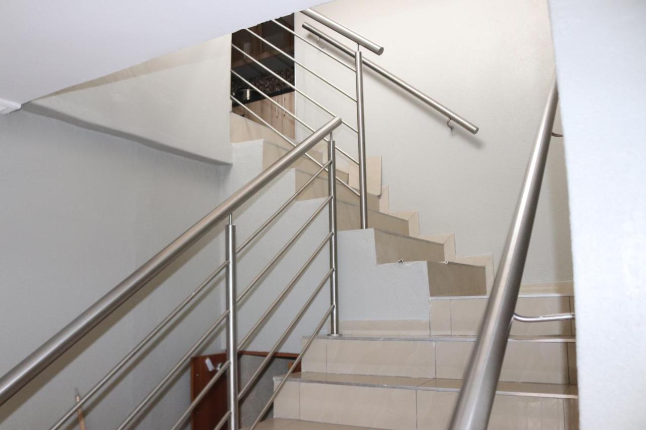 יוהנסבורג Tlelakufuma Guest House מראה חיצוני תמונה