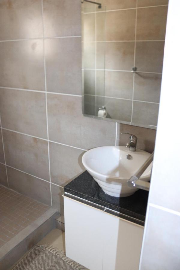 יוהנסבורג Tlelakufuma Guest House מראה חיצוני תמונה