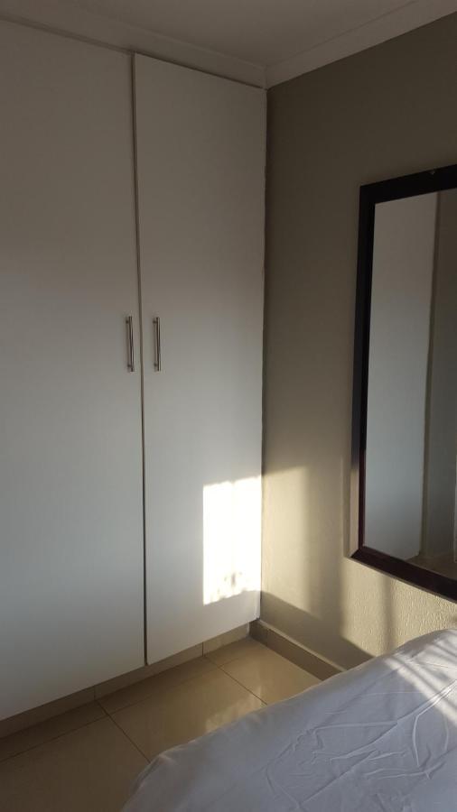 יוהנסבורג Tlelakufuma Guest House מראה חיצוני תמונה