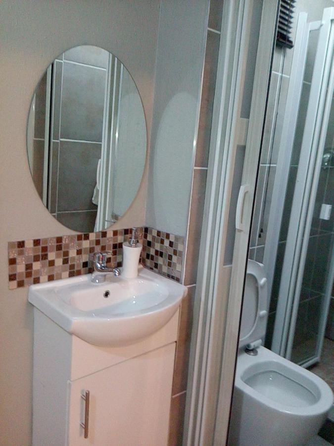 יוהנסבורג Tlelakufuma Guest House מראה חיצוני תמונה