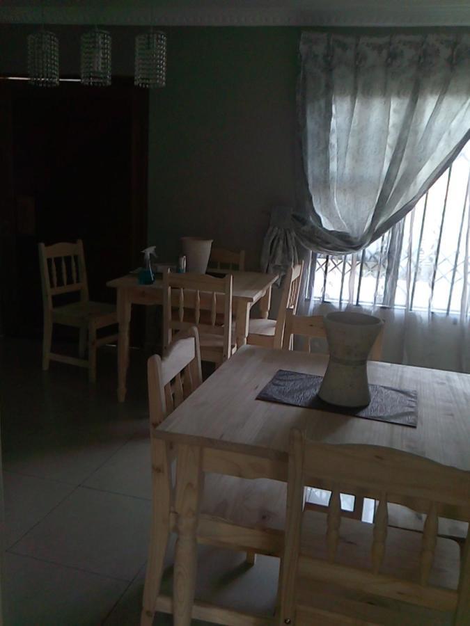 יוהנסבורג Tlelakufuma Guest House מראה חיצוני תמונה