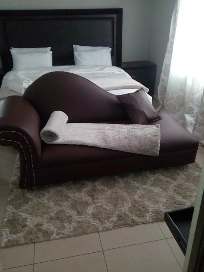 יוהנסבורג Tlelakufuma Guest House מראה חיצוני תמונה